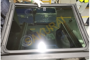 汽車天窗玻璃包邊脫模劑的自動控制系統